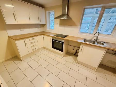 2 bedroom Semi-detached house to let in Boscobel Close, Stirchley, Telford, TF3