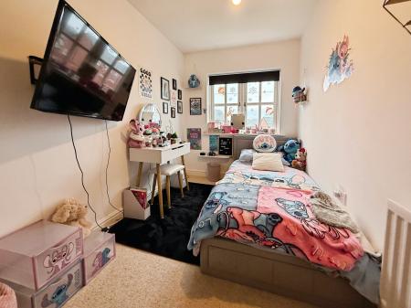 4 bedroom Semi-detached house for sale in Ellens Bank, Lightmoor, Telford, TF4