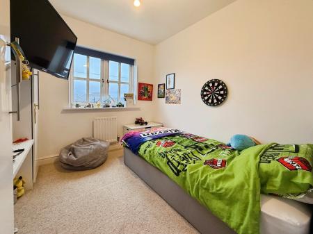 4 bedroom Semi-detached house for sale in Ellens Bank, Lightmoor, Telford, TF4