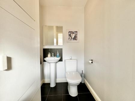 4 bedroom Semi-detached house for sale in Ellens Bank, Lightmoor, Telford, TF4