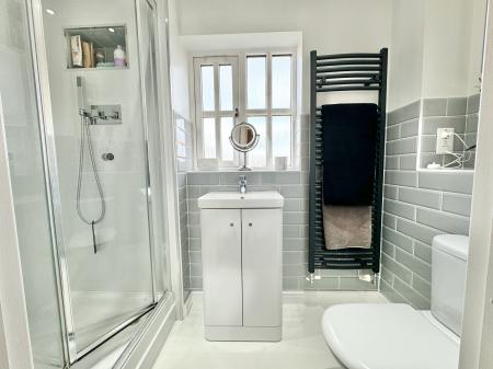 4 bedroom Semi-detached house for sale in Ellens Bank, Lightmoor, Telford, TF4