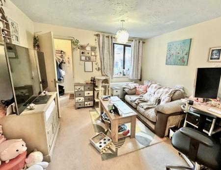 1 bedroom Flat to let in Guests Close, Donnington, Telford, TF2