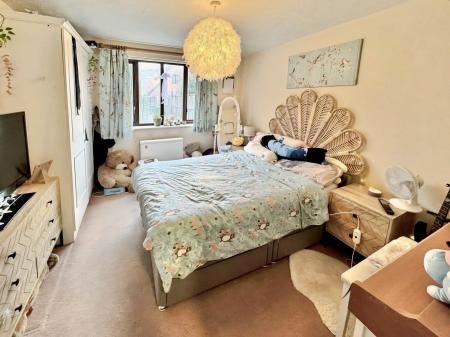 1 bedroom Flat to let in Guests Close, Donnington, Telford, TF2