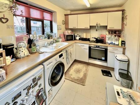 1 bedroom Flat to let in Guests Close, Donnington, Telford, TF2