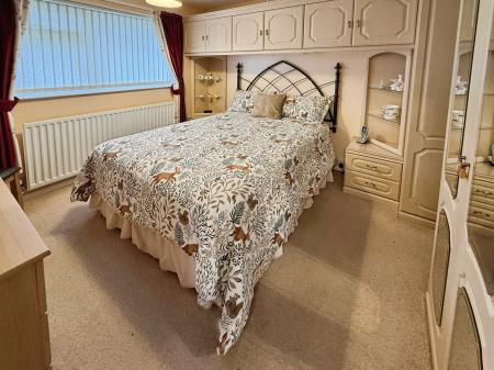 2 bedroom Detached bungalow for sale in Willows Road, St Georges, Telford, TF2