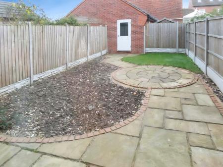 3 bedroom Terraced House to let in Shaw Drive, Fradley, WS13