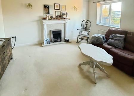 3 bedroom Terraced House to let in Shaw Drive, Fradley, WS13