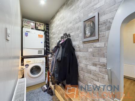 2 bedroom Semi-detached house for sale in Allens Lane, Pelsall, WS3