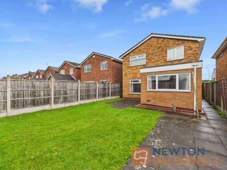 3 bedroom Detached house for sale in Barmouth Close, Willenhall, WV12