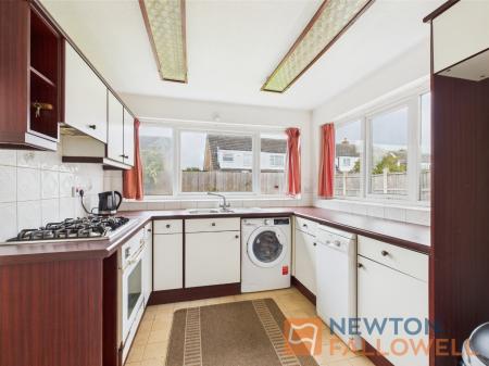 3 bedroom Detached house for sale in Barmouth Close, Willenhall, WV12