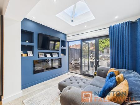 3 bedroom End of terrace house for sale in Hawbush Road, Walsall, WS3