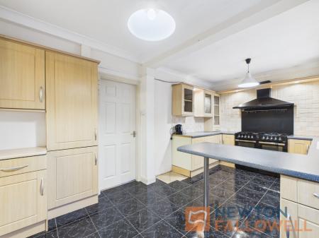 4 bedroom Terraced House for sale in Kirkstall Crescent, Walsall, WS3