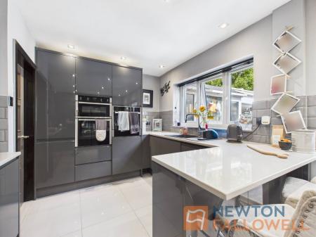 3 bedroom Semi-detached house for sale in Longwood Rise, Willenhall, WV12