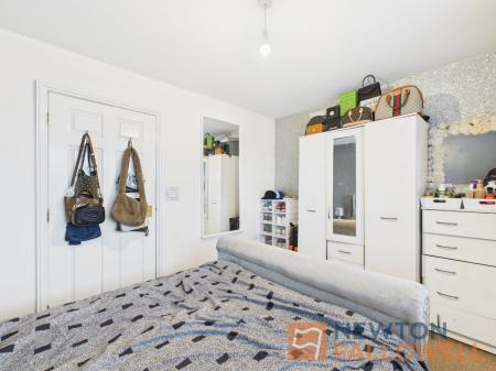 2 bedroom Flat for sale in Walker Road, Walsall, WS3