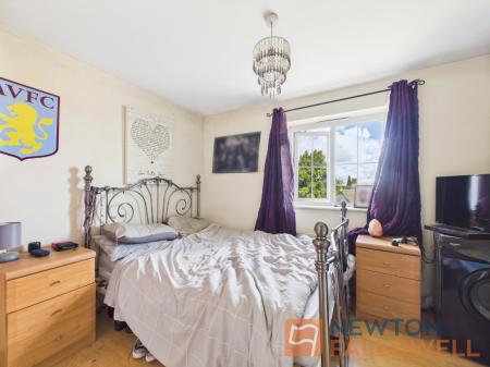 2 bedroom Flat for sale in Walker Road, Blakenall Heath, WS3