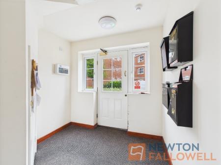 2 bedroom Flat for sale in Windrush Close, Walsall, WS3