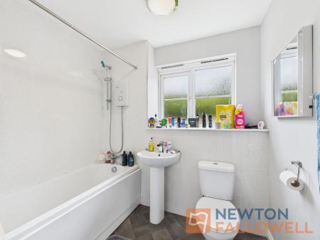 2 bedroom Flat for sale in Windrush Close, Walsall, WS3