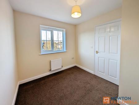 2 bedroom Flat to let in Walker Road, Blakenall Heath, WS3