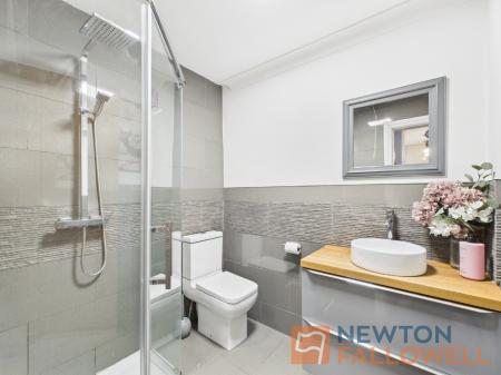2 bedroom Flat for sale in Green Lane, Shelfield, WS4