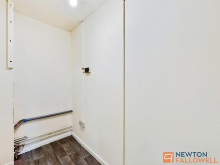 1 bedroom Flat to let in Bloxwich Road, Leamore, Walsall, WS2