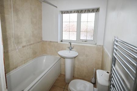 3 bedroom Semi-detached house to let in Derwent Close, Willenhall, WV13