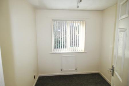 3 bedroom Semi-detached house to let in Derwent Close, Willenhall, WV13