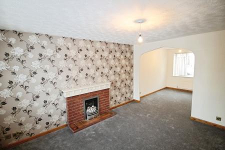 3 bedroom Semi-detached house to let in Derwent Close, Willenhall, WV13