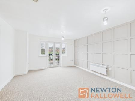 2 bedroom Flat for sale in Squires Grove, New Invention, WV12