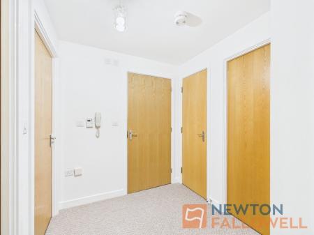 2 bedroom Flat for sale in Squires Grove, New Invention, WV12