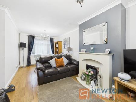 2 bedroom Semi-detached house for sale in Thornley Close, Wolverhampton, WV11