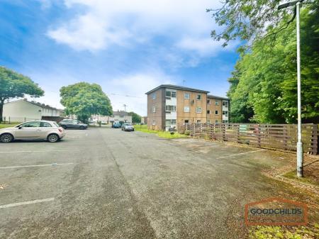 2 bedroom Flat to let in Millfield Avenue, Bloxwich, WS3