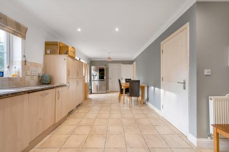 7 bedroom Detached house for sale in Arbroath Gardens, Orton Northgate, Peterborough, PE2