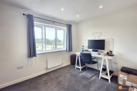 2 bedroom Terraced House for sale in Arkwright Way, Gunthorpe, Peterborough, PE4