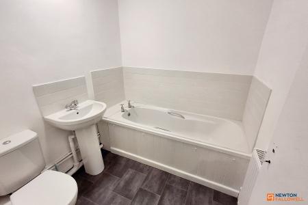 2 bedroom Flat for sale in Axiom Avenue, Peterborough, PE3