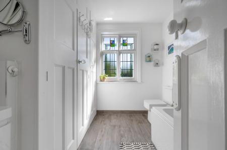 5 bedroom Semi-detached house for sale in Broadway Gardens, Peterborough, PE1