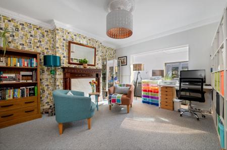 5 bedroom Semi-detached house for sale in Broadway Gardens, Peterborough, PE1