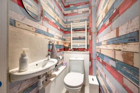 5 bedroom Semi-detached house for sale in Broadway Gardens, Peterborough, PE1