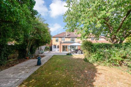 5 bedroom Semi-detached house for sale in Broadway Gardens, Peterborough, PE1