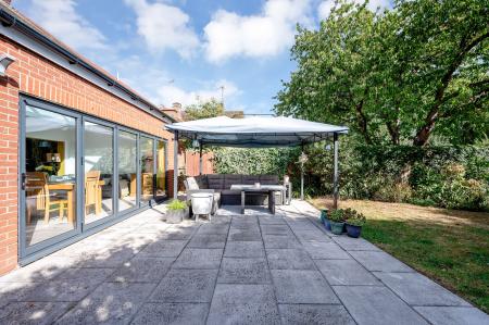 5 bedroom Semi-detached house for sale in Broadway Gardens, Peterborough, PE1