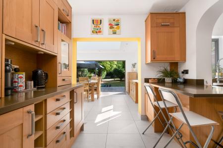 5 bedroom Semi-detached house for sale in Broadway Gardens, Peterborough, PE1