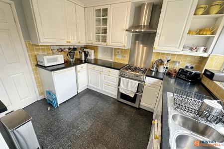 4 bedroom Detached house for sale in Canterbury Road, Werrington Village, Peterborough, PE4