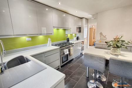 4 bedroom Detached house for sale in Chatsfield, Werrington, Peterborough, PE4