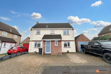 3 bedroom Detached house for sale in Chatsfield, Werrington, Peterborough, PE4