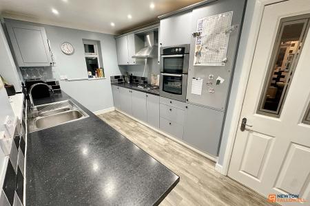 3 bedroom Detached house for sale in Chatsfield, Werrington, Peterborough, PE4