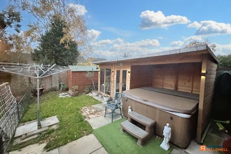 3 bedroom Detached house for sale in Chatsfield, Werrington, Peterborough, PE4