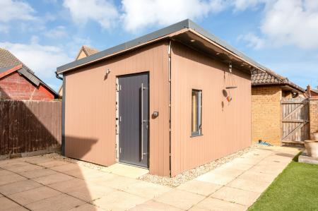 4 bedroom Detached house for sale in Derby Drive, Dogsthorpe, Peterborough, PE1