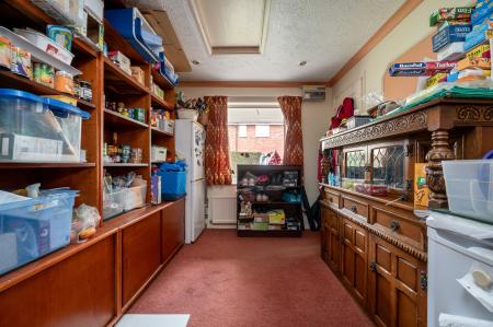 5 bedroom Detached house for sale in Gildale, Werrington, Peterborough, PE4