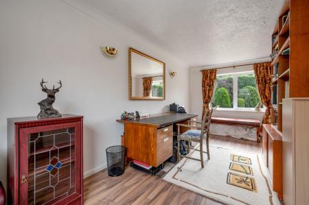 5 bedroom Detached house for sale in Gildale, Werrington, Peterborough, PE4