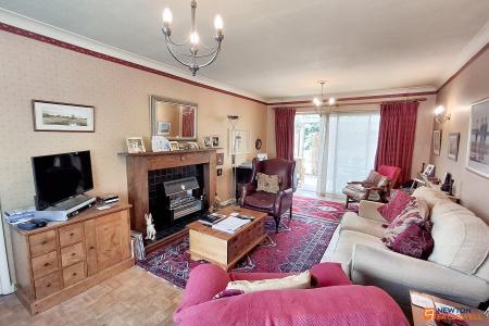 3 bedroom Detached house for sale in Grafton Avenue, Netherton, Peterborough, PE3