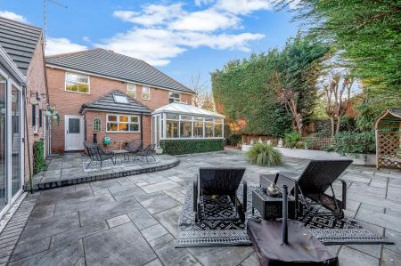 4 bedroom Detached house for sale in The Lawns, Walton, Peterborough, PE4